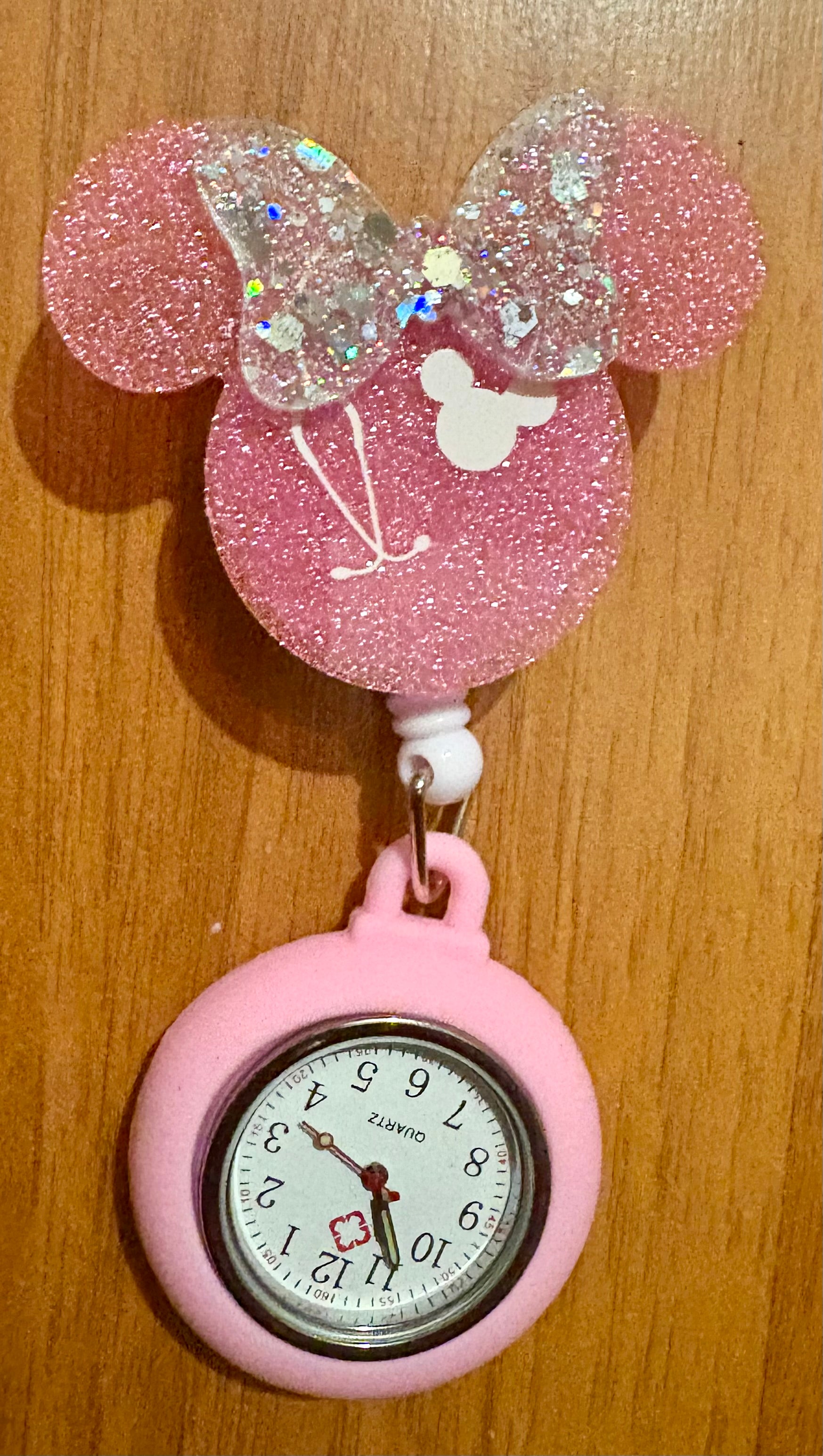 Pretty in pink retractable badge reel 💞🩺